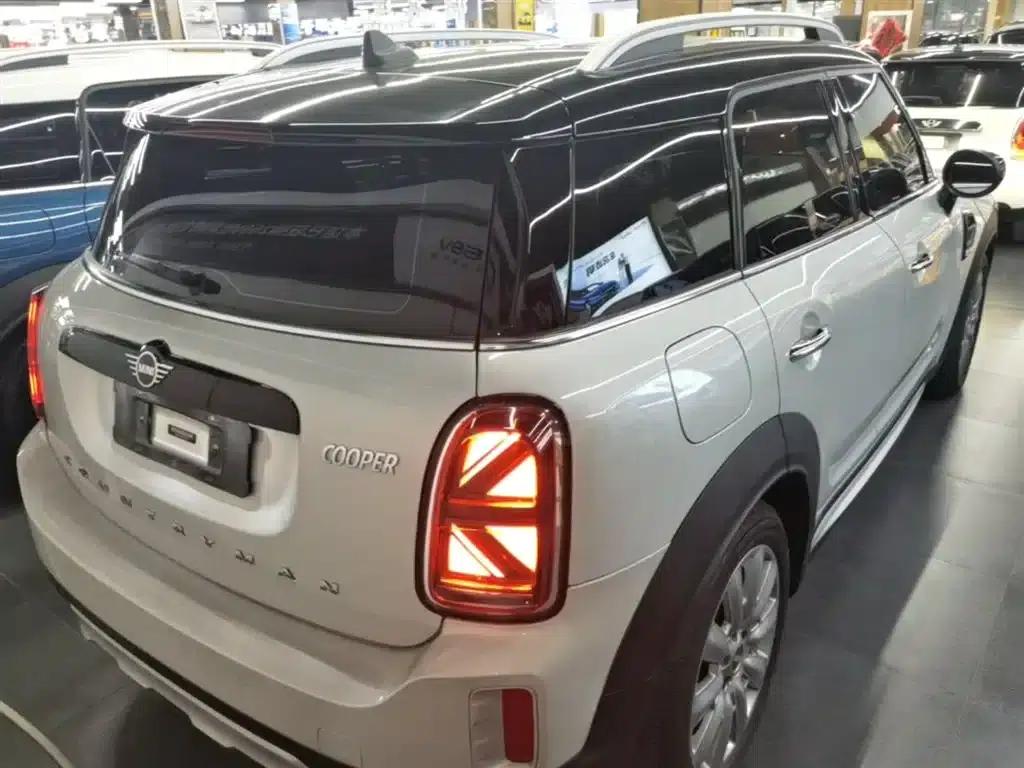 2022 MINI COUNTRYMAN 1.5T COOPER ALL4 — миниатюра 7