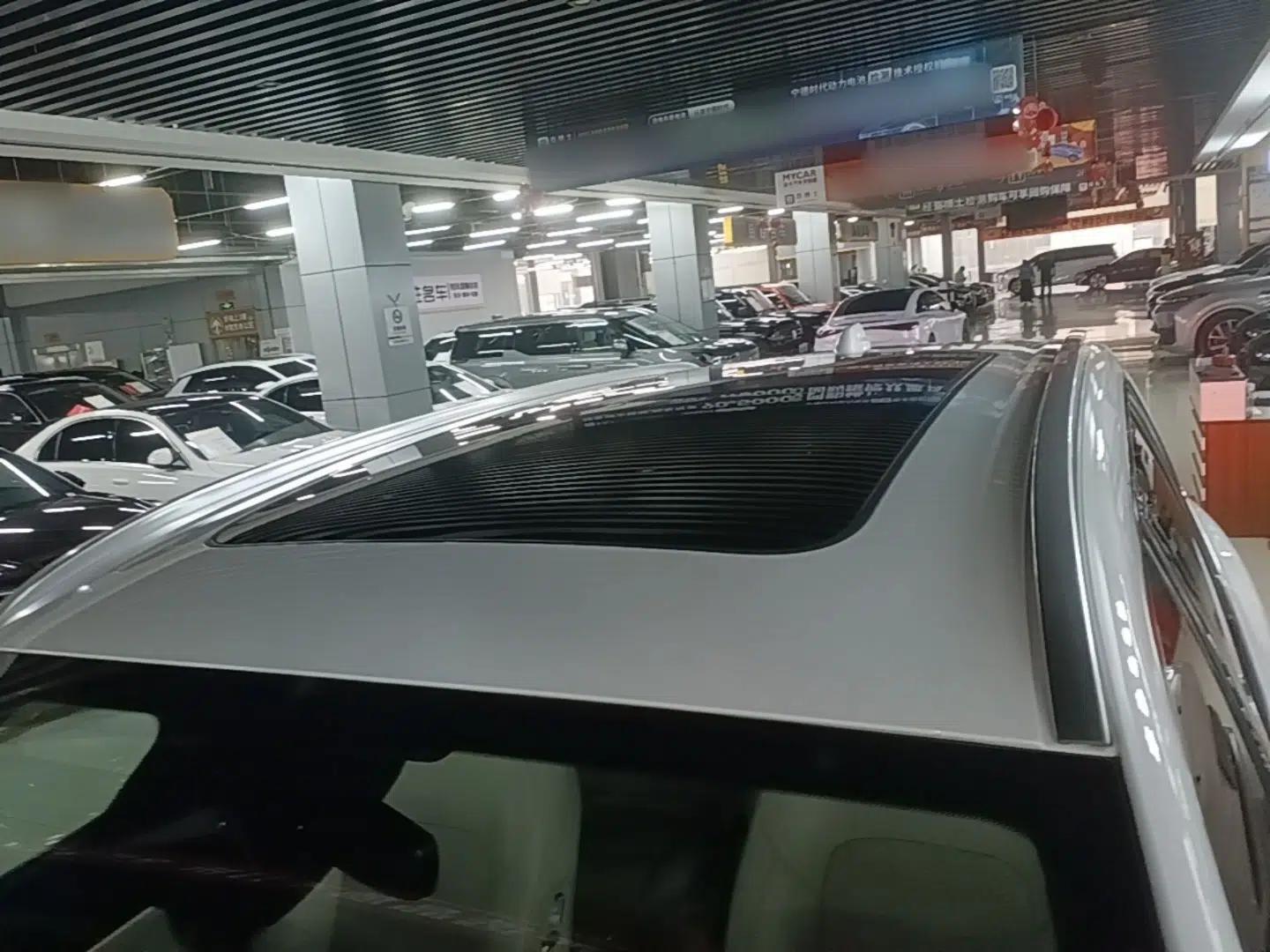 Li Auto ONE 2021 Extended-Range 6-Seater Version — миниатюра 11