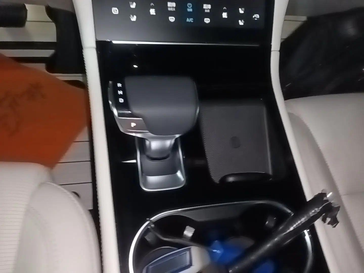 Li Auto ONE 2021 Extended-Range 6-Seater Version — миниатюра 17