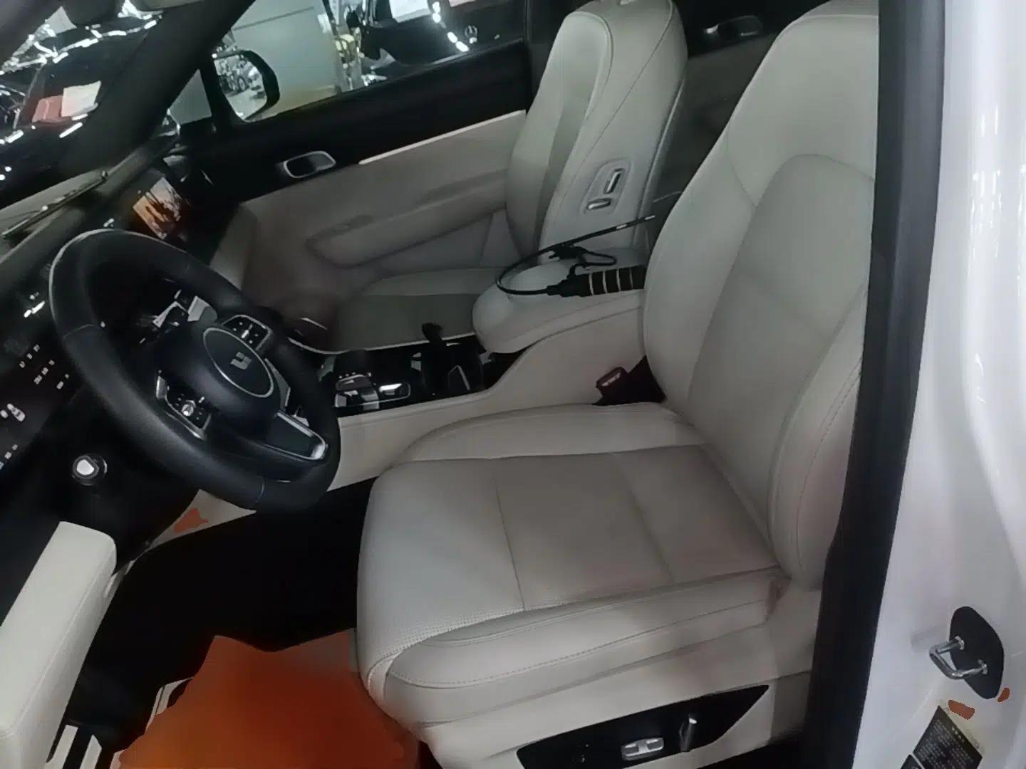 Li Auto ONE 2021 Extended-Range 6-Seater Version — миниатюра 18