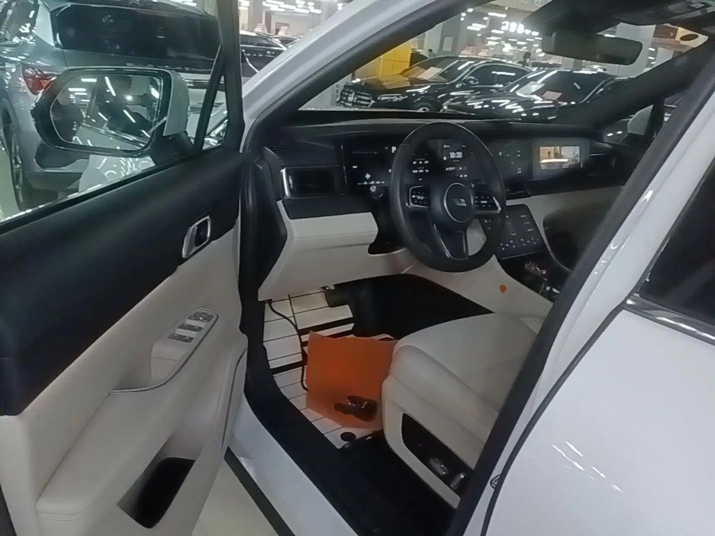 Li Auto ONE 2021 Extended-Range 6-Seater Version — миниатюра 19