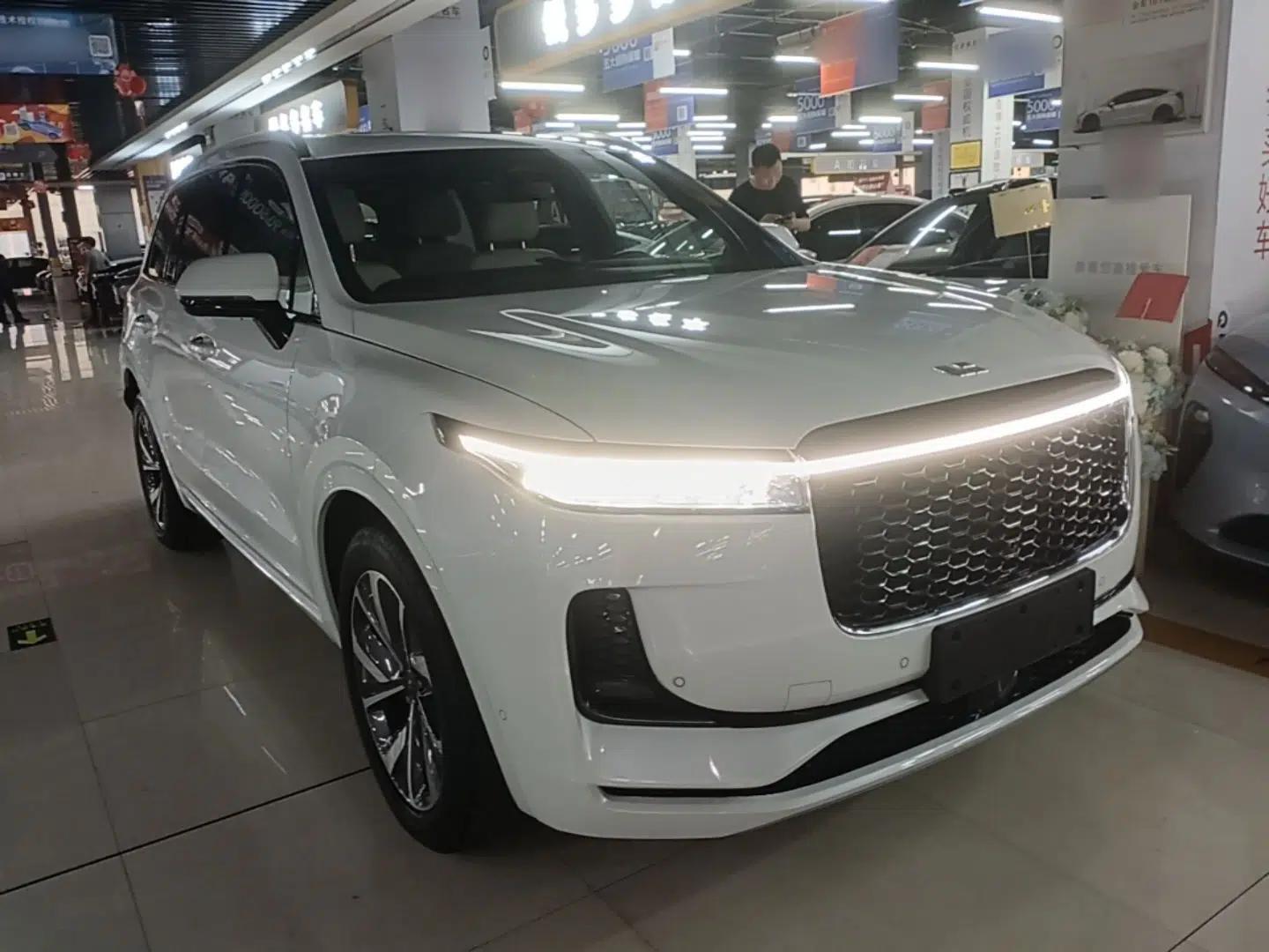 Li Auto ONE 2021 Extended-Range 6-Seater Version — миниатюра 3