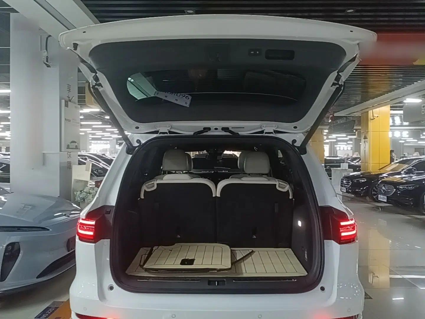 Li Auto ONE 2021 Extended-Range 6-Seater Version — миниатюра 22