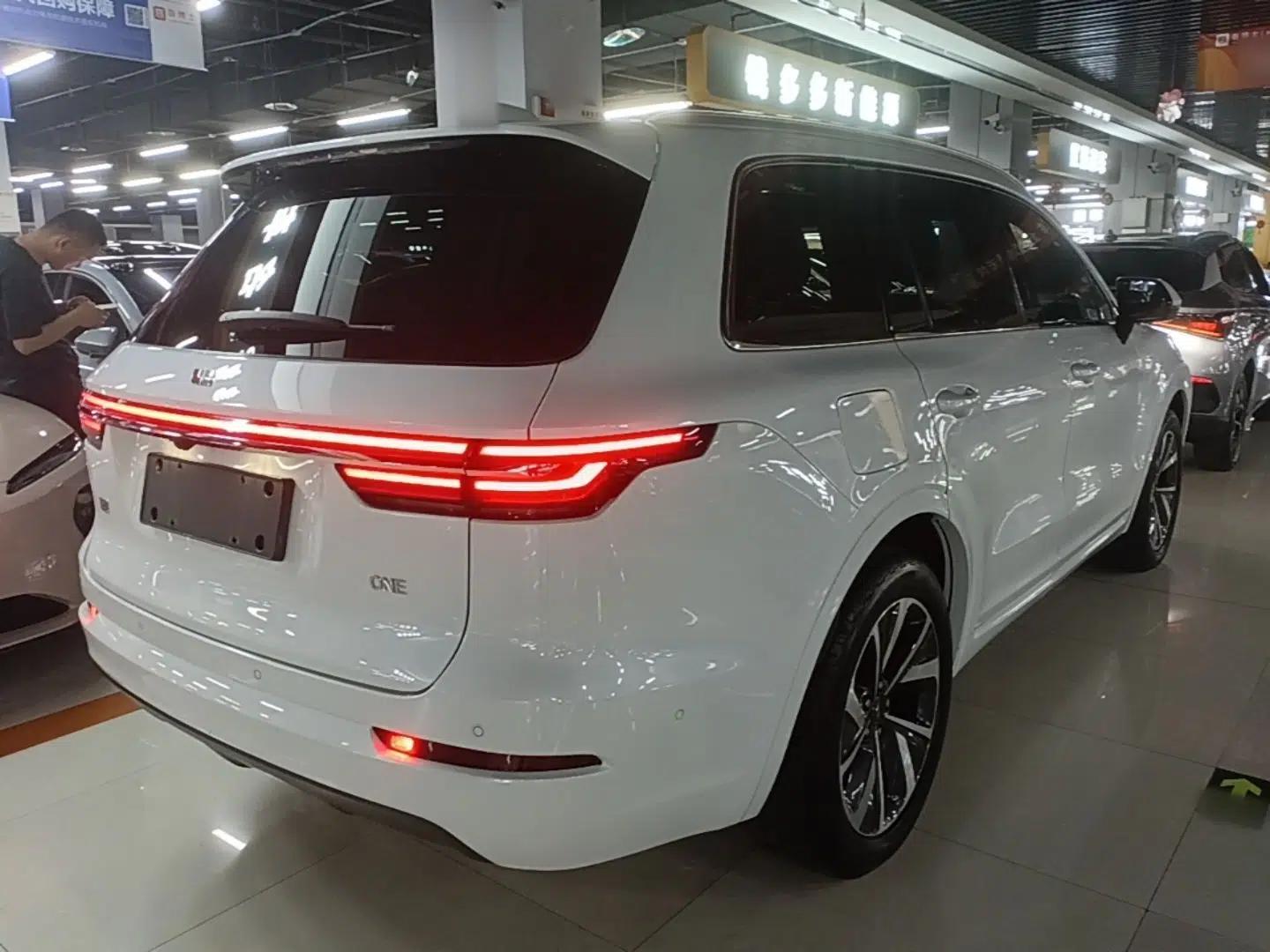 Li Auto ONE 2021 Extended-Range 6-Seater Version — миниатюра 6
