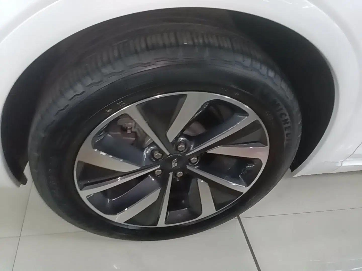 Li Auto ONE 2021 Extended-Range 6-Seater Version — миниатюра 8