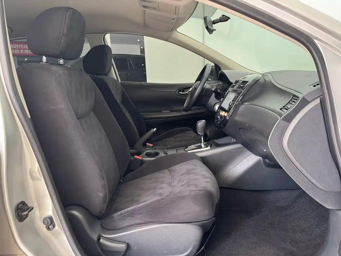 2011 Tiida 1.6L CVT Comfort Model — миниатюра 4