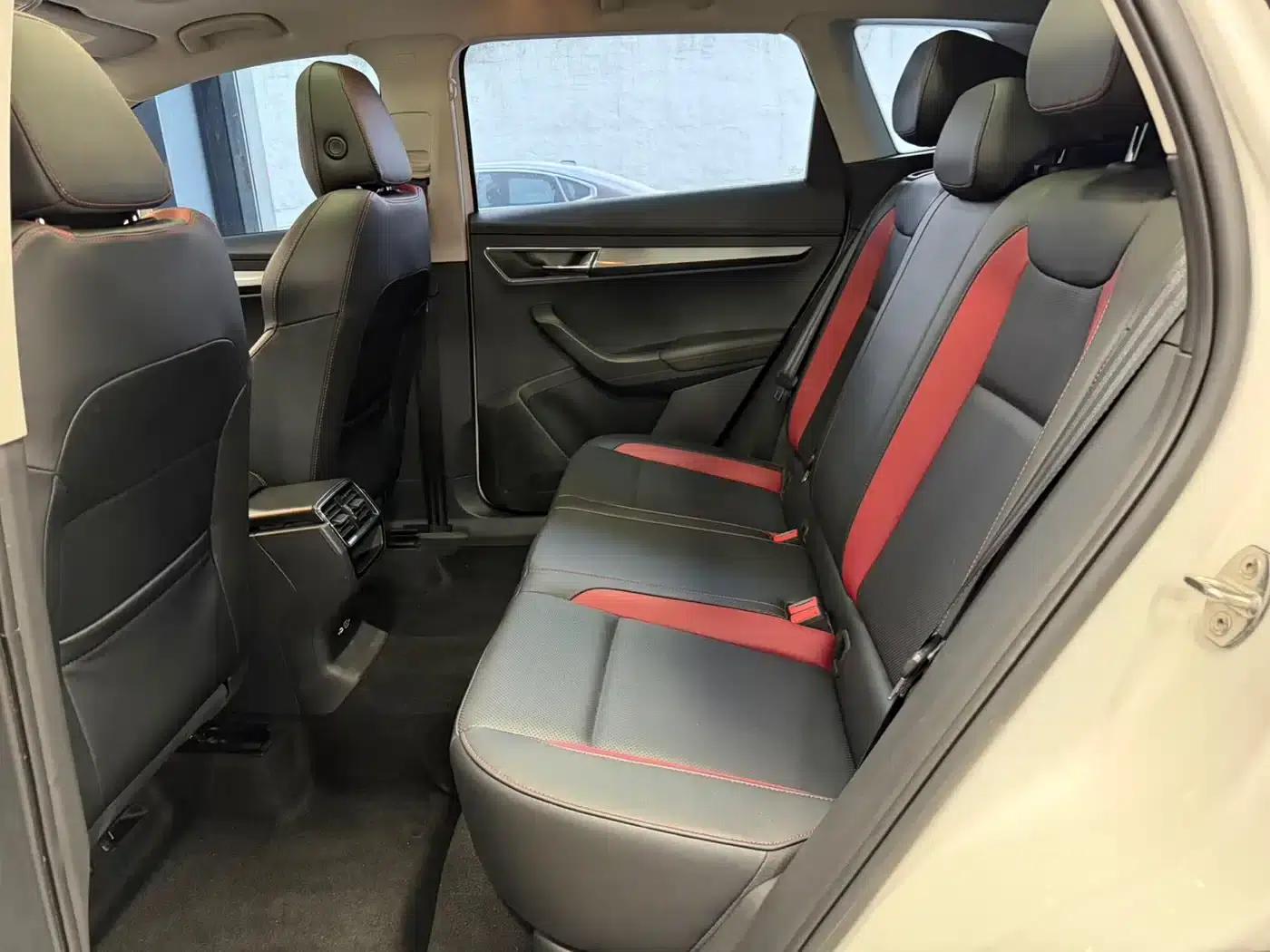 Karoq 2022 TSI280 Luxury Edition — миниатюра 8