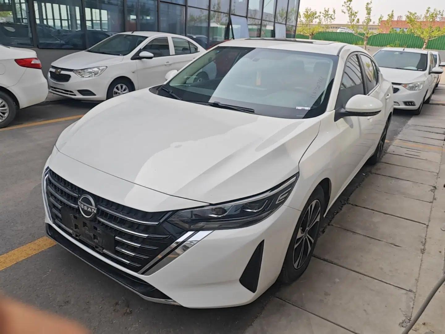 Nissan Sylphy 2023 1.6L CVT Enjoyment Edition — миниатюра 1