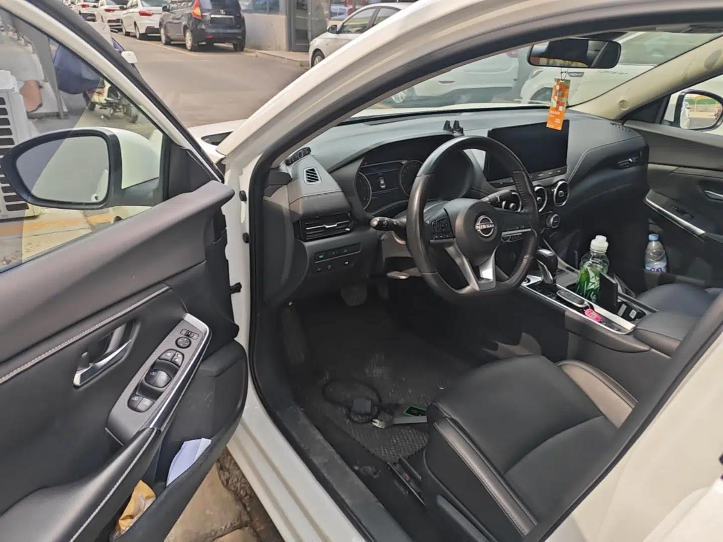 Nissan Sylphy 2023 1.6L CVT Enjoyment Edition — миниатюра 19