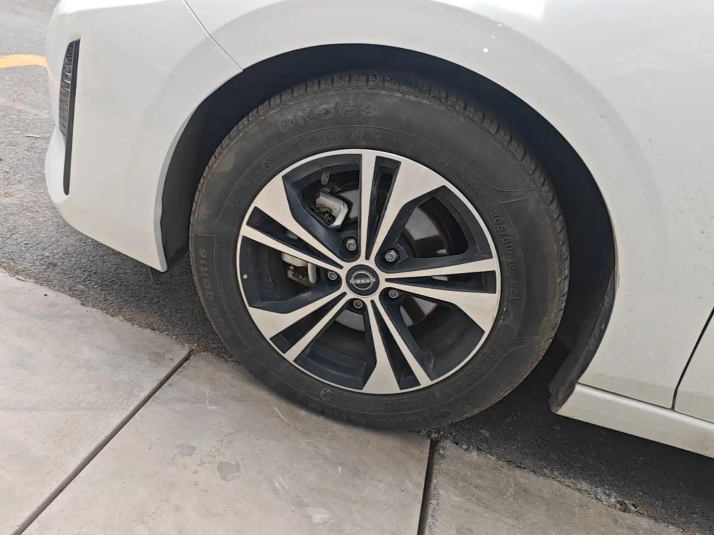 Nissan Sylphy 2023 1.6L CVT Enjoyment Edition — миниатюра 8