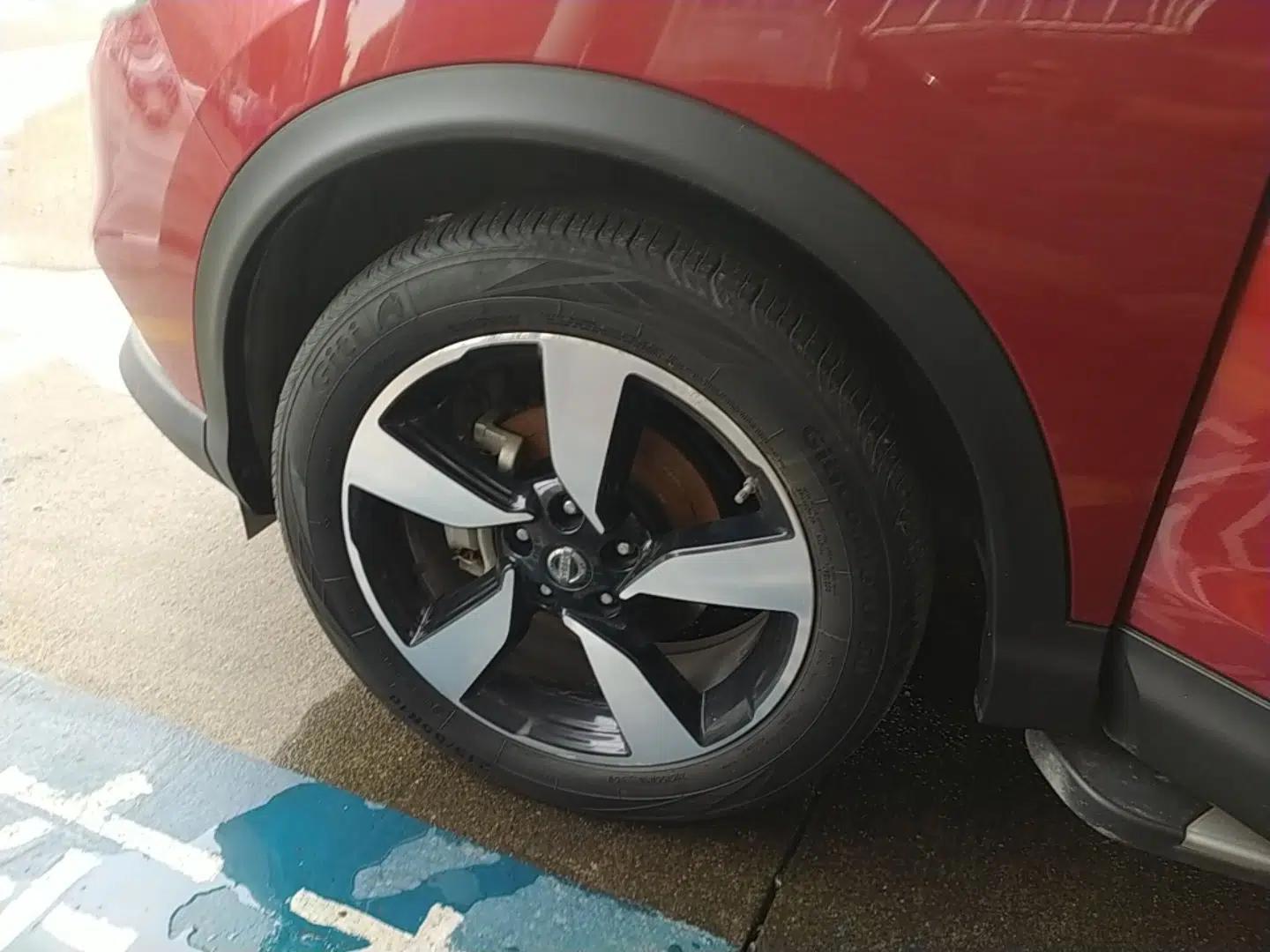 Nissan Qashqai 2016 2.0L CVT Luxury Edition — миниатюра 8