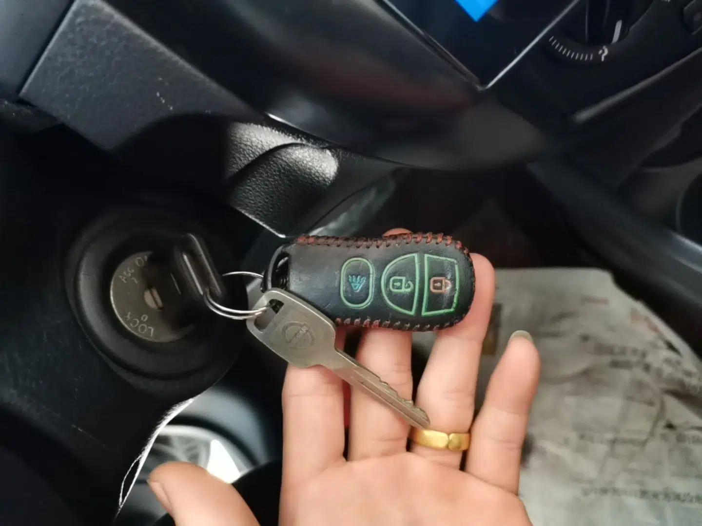 Nissan Livina 2015 1.6XE CVT Comfort Edition — миниатюра 12