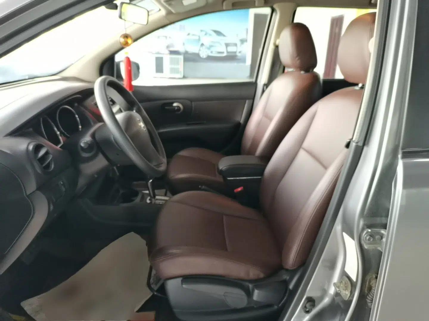 Nissan Livina 2015 1.6XE CVT Comfort Edition — миниатюра 18
