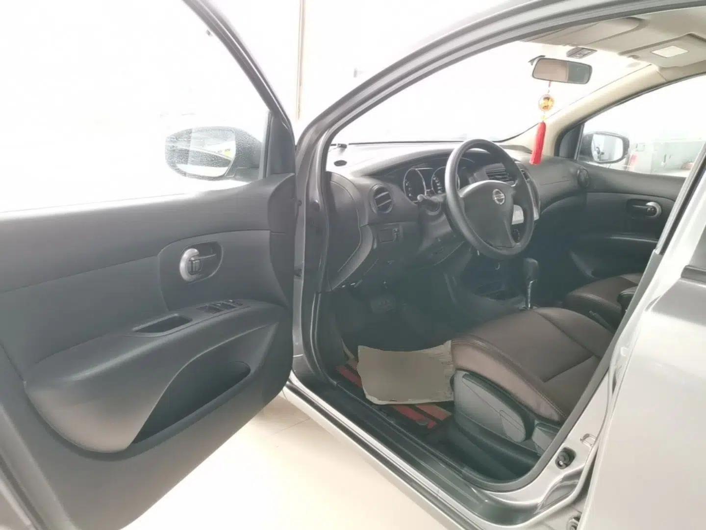 Nissan Livina 2015 1.6XE CVT Comfort Edition — миниатюра 19
