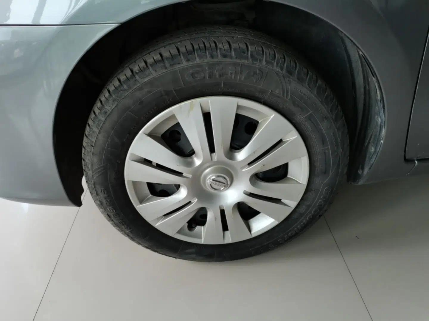 Nissan Livina 2015 1.6XE CVT Comfort Edition — миниатюра 8