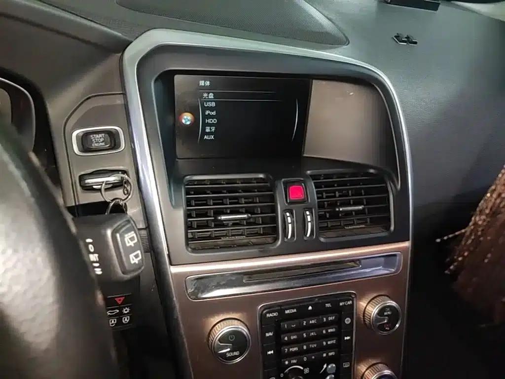2017 Volvo XC60 T5 AWD Smart Edition — миниатюра 13