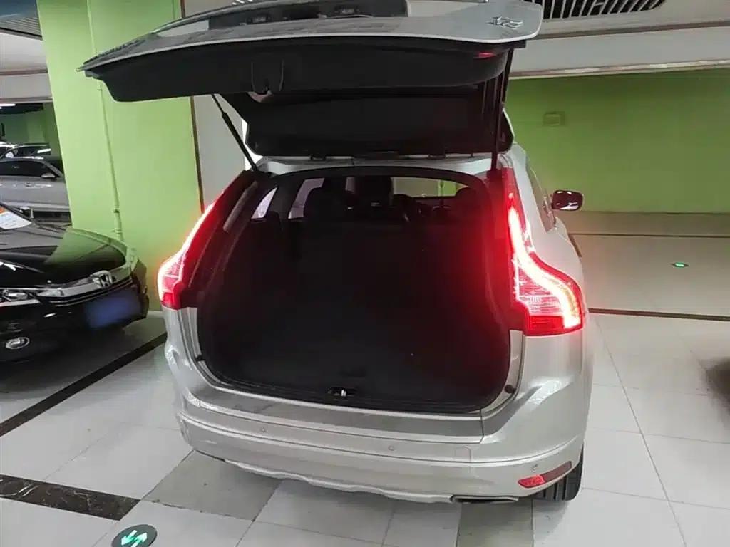 2017 Volvo XC60 T5 AWD Smart Edition — миниатюра 19