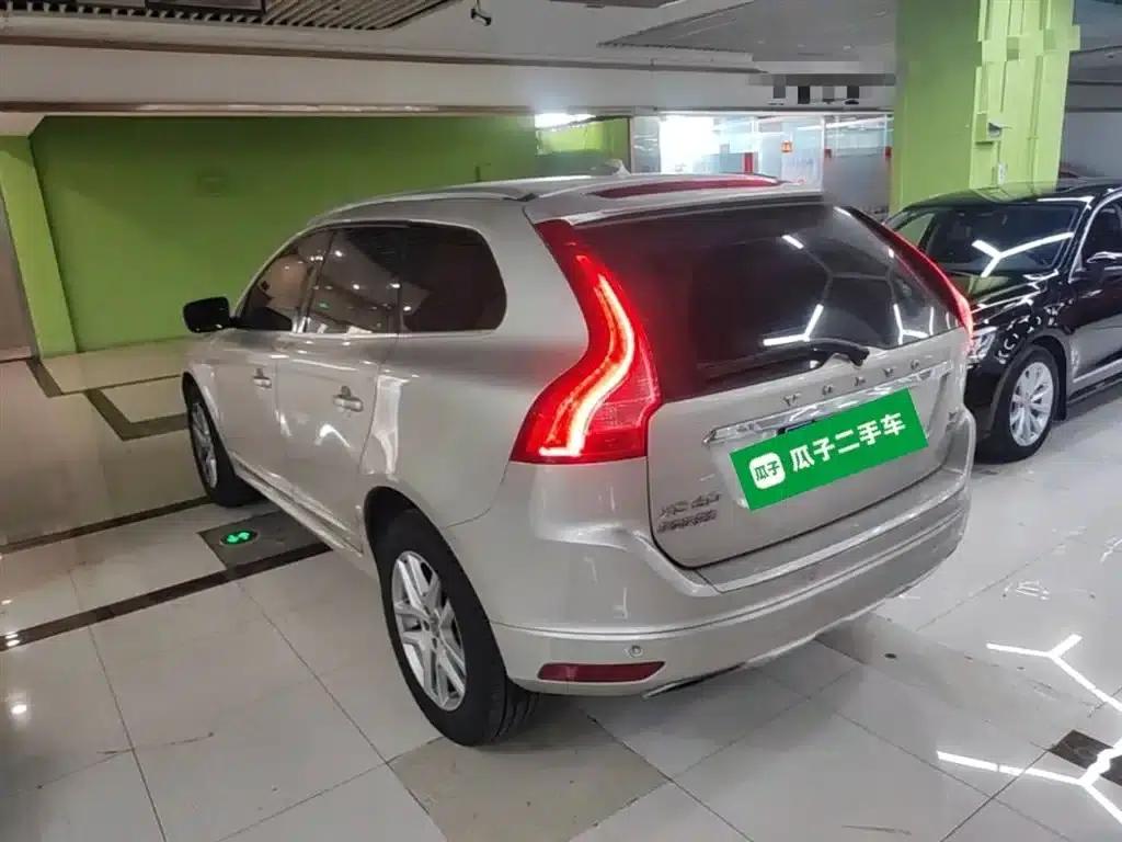 2017 Volvo XC60 T5 AWD Smart Edition — миниатюра 5