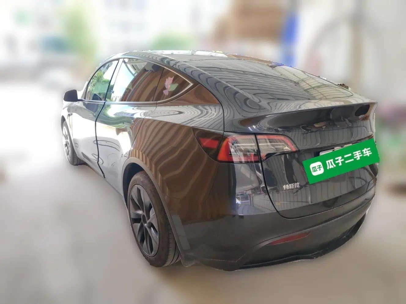 Tesla Model Y 2024 Rear-Wheel-Drive Version — миниатюра 4