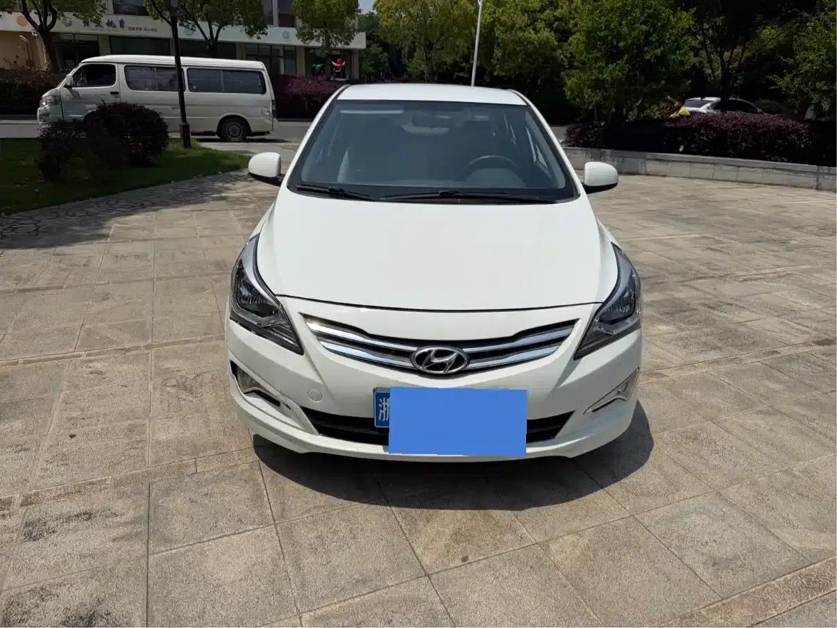 2014 Hyundai Reina 1.4L Automatic Intelligent GLS — миниатюра 2