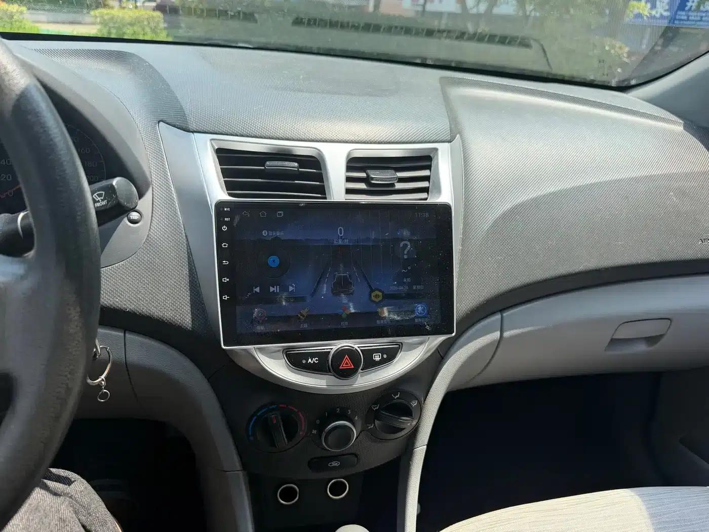 2014 Hyundai Reina 1.4L Automatic Intelligent GLS — миниатюра 4