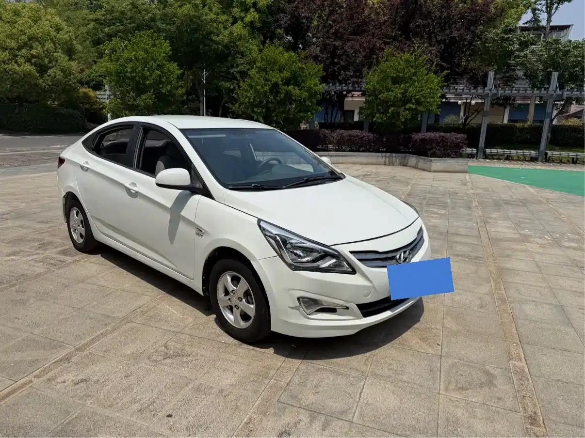 2014 Hyundai Reina 1.4L Automatic Intelligent GLS — миниатюра 9