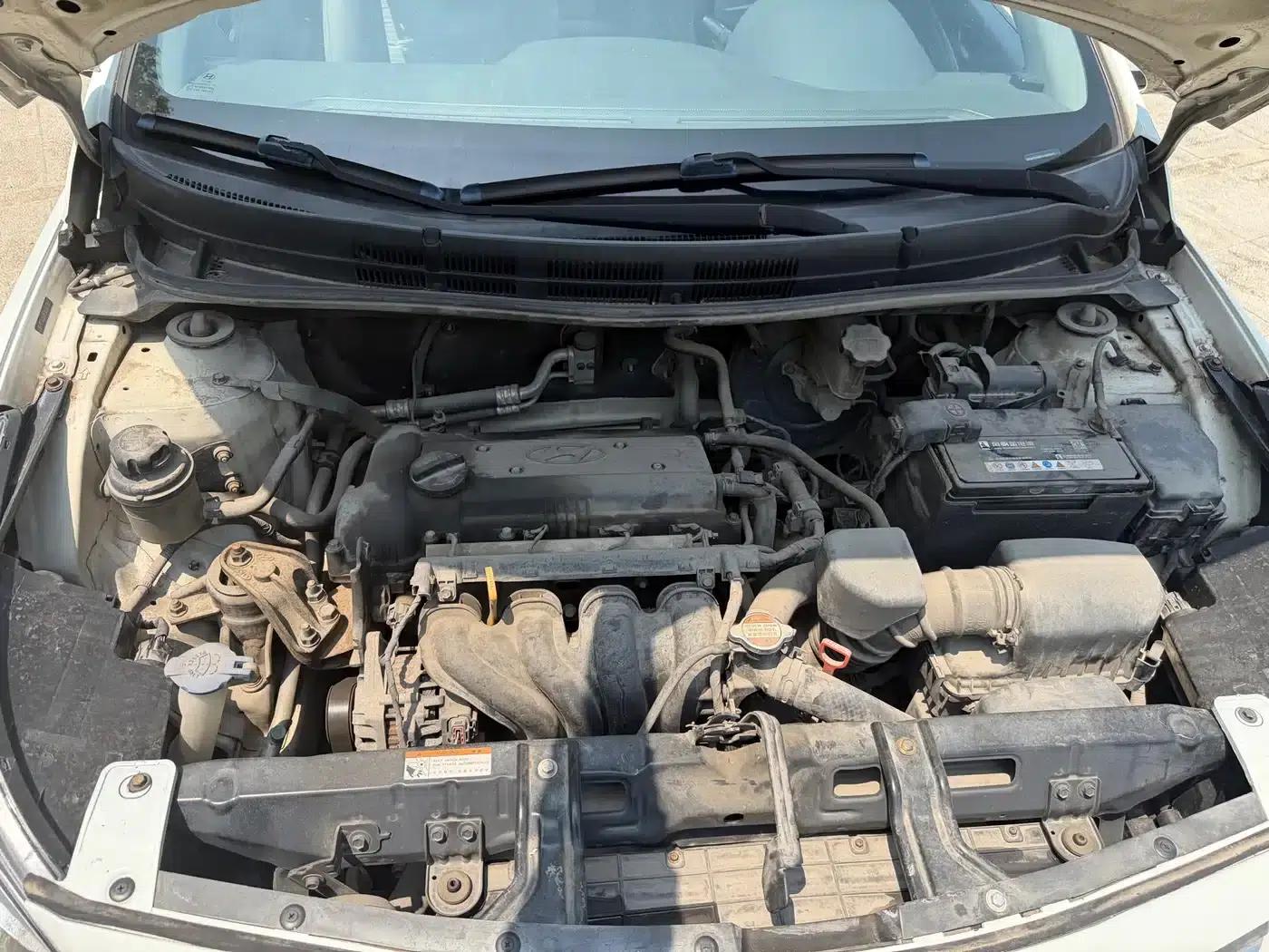2014 Hyundai Reina 1.4L Automatic Intelligent GLS — миниатюра 10
