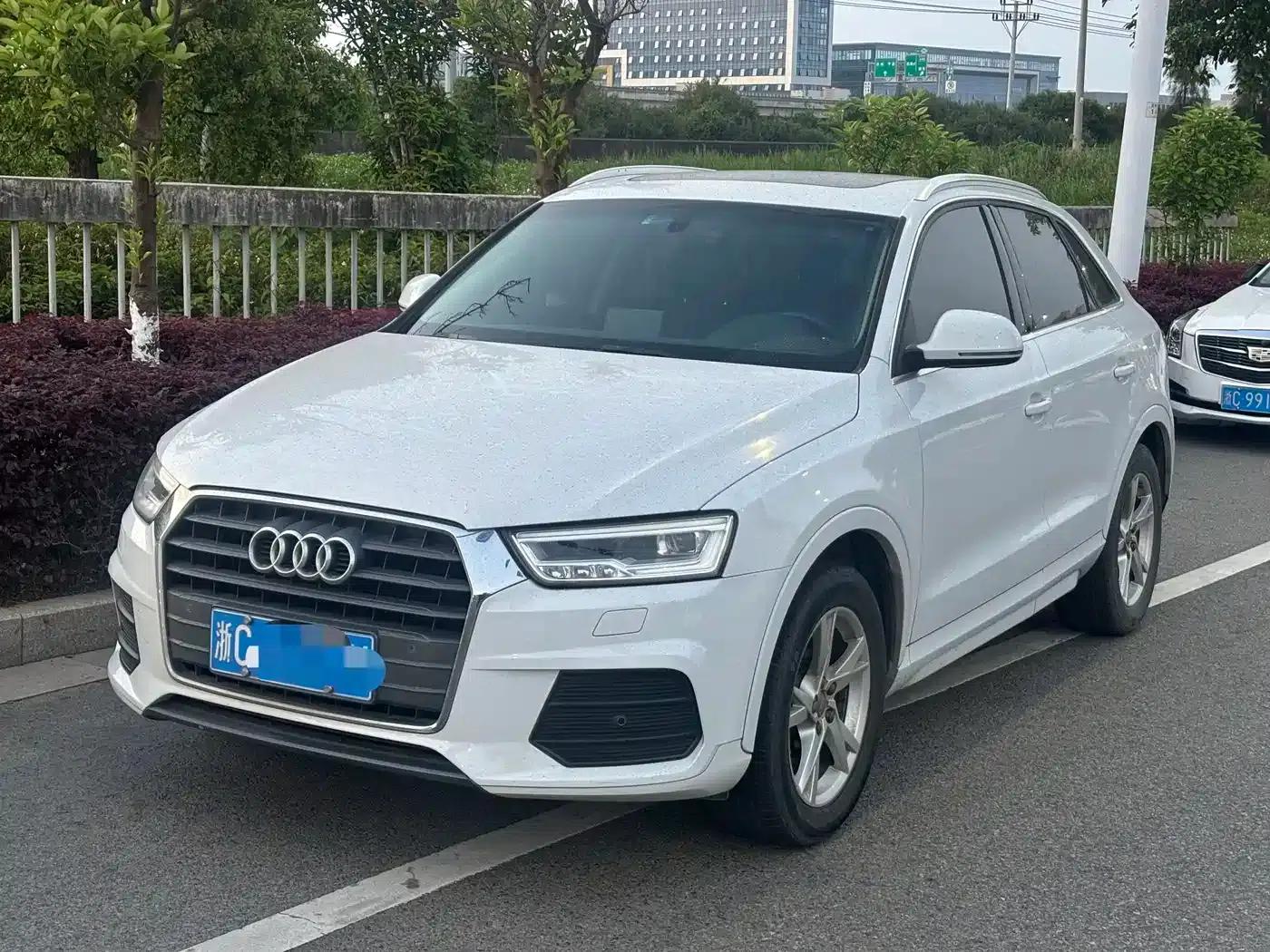 Audi Q3 2018 30th Anniversary Edition 30 TFSI Fashion Model — миниатюра 2