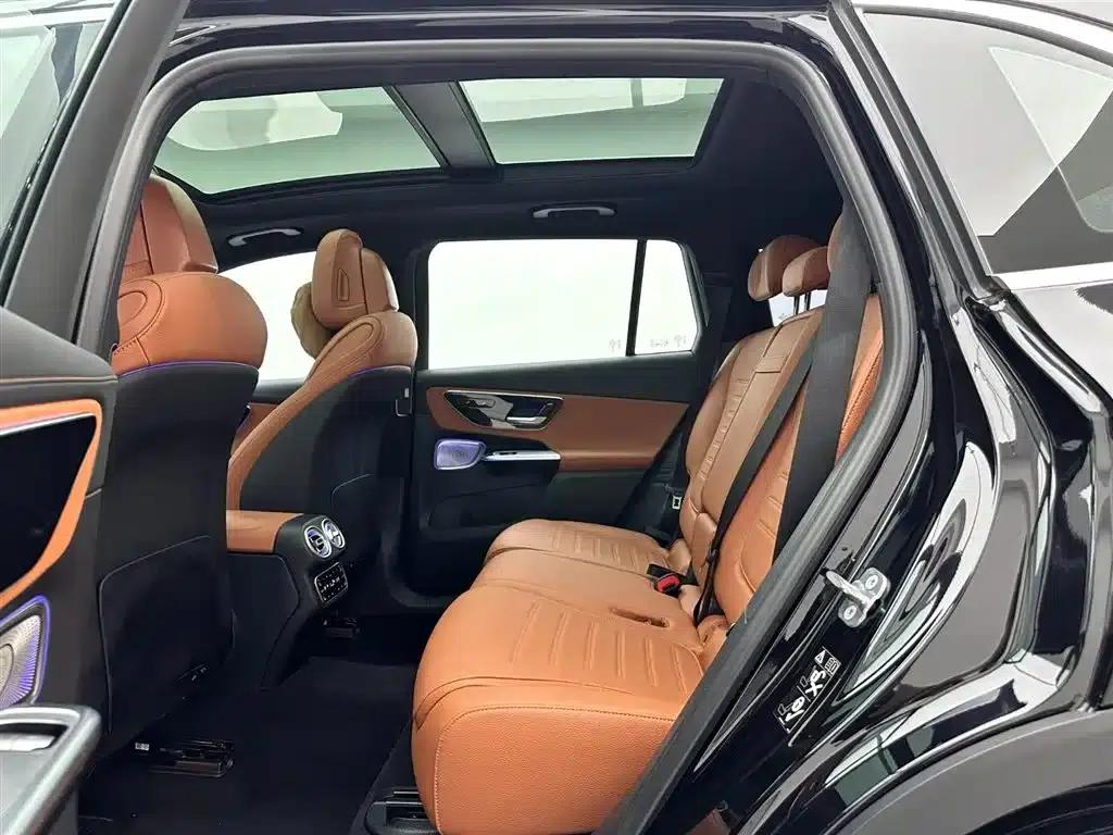 2023 Mercedes-Benz GLC 260 L 4MATIC Dynamic 7-seater — миниатюра 19