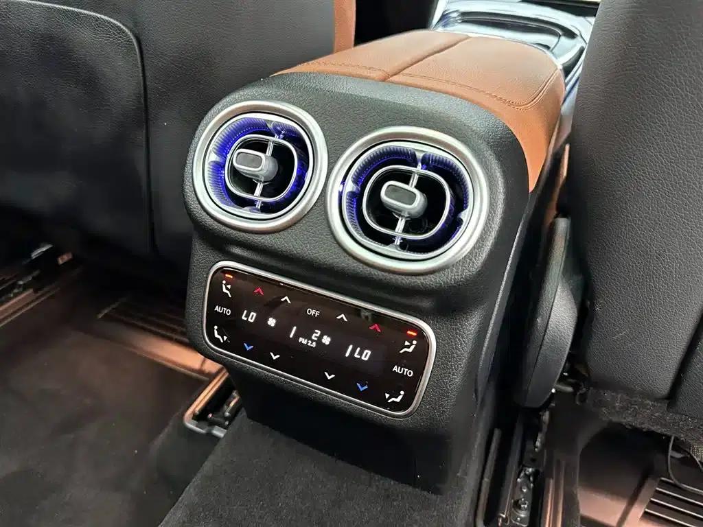 2023 Mercedes-Benz GLC 260 L 4MATIC Dynamic 7-seater — миниатюра 23