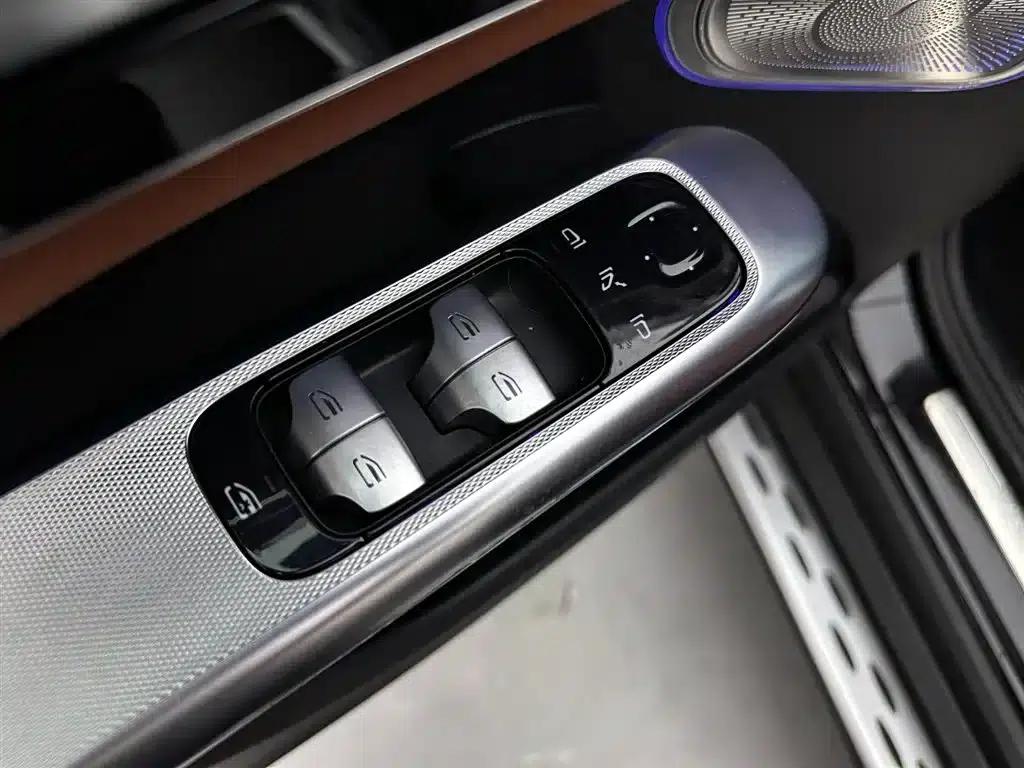 2023 Mercedes-Benz GLC 260 L 4MATIC Dynamic 7-seater — миниатюра 25