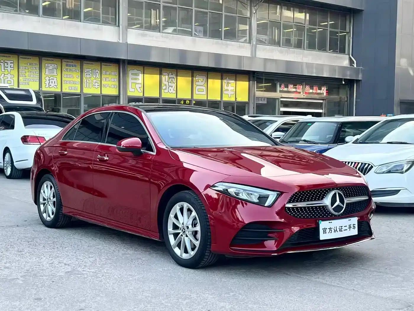 Mercedes-Benz A-Class 2021 A 200 L Sport Sedan Fashion Edition — миниатюра 3