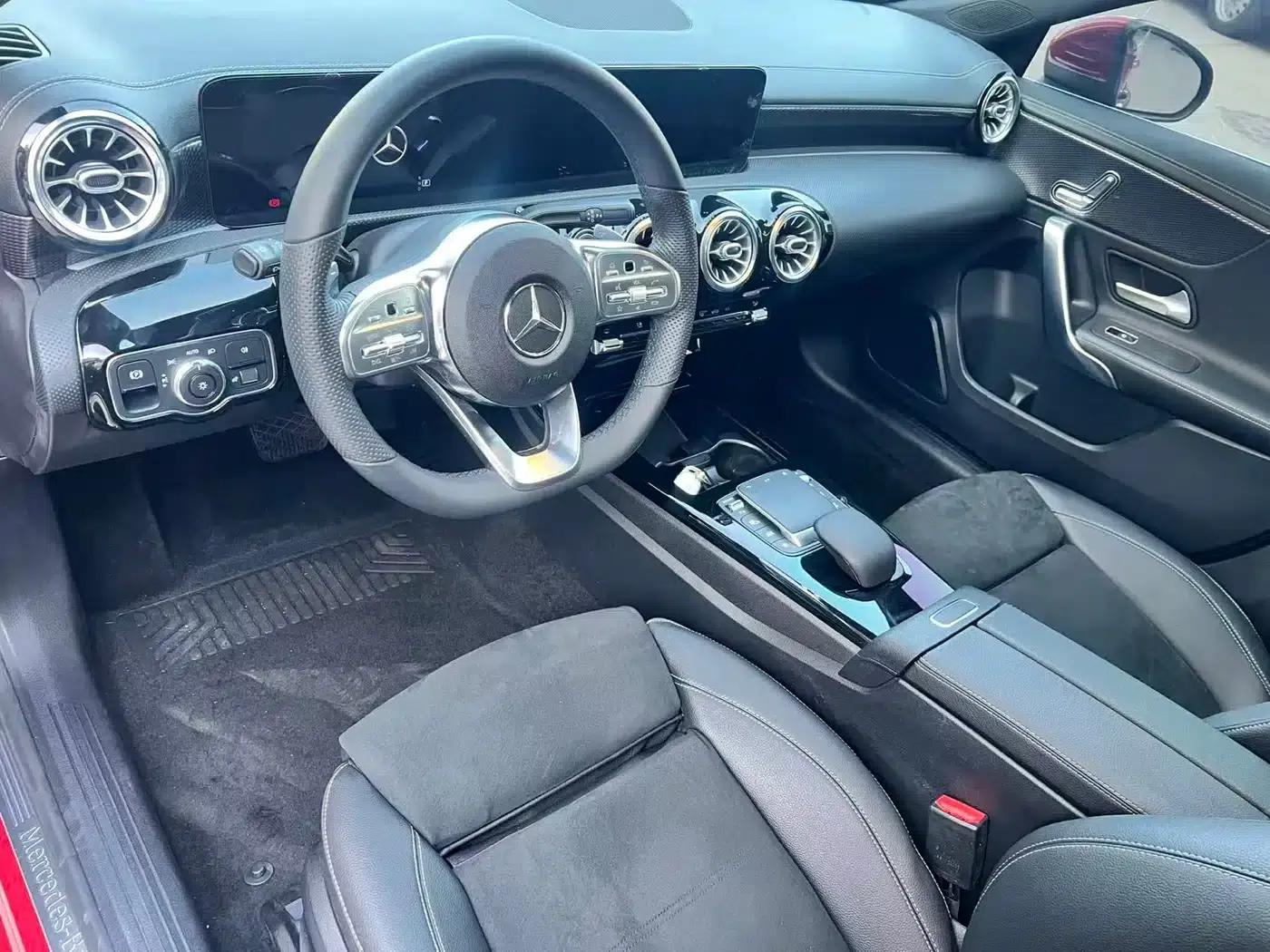 Mercedes-Benz A-Class 2021 A 200 L Sport Sedan Fashion Edition — миниатюра 4