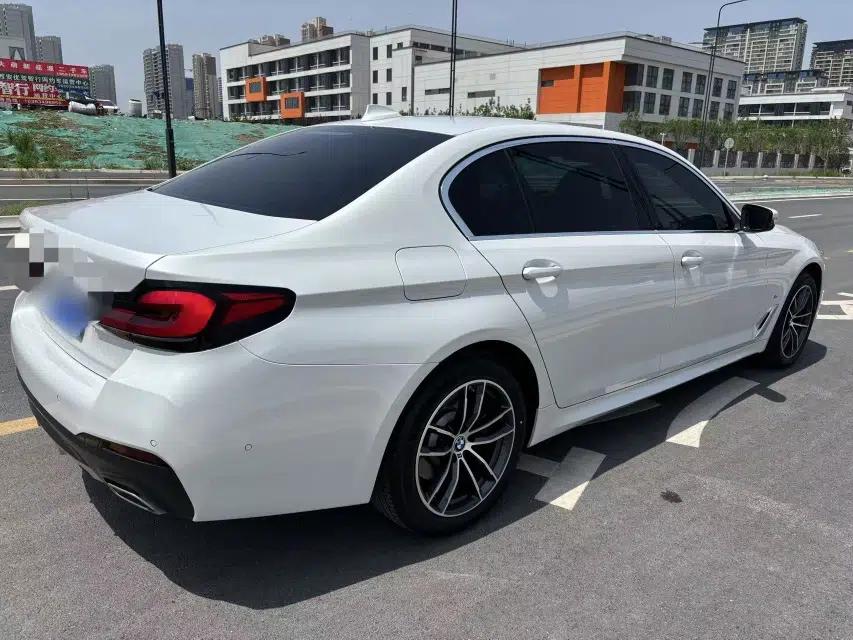 BMW 5 Series 2022 Second Facelift 525Li M Sport Package — миниатюра 6