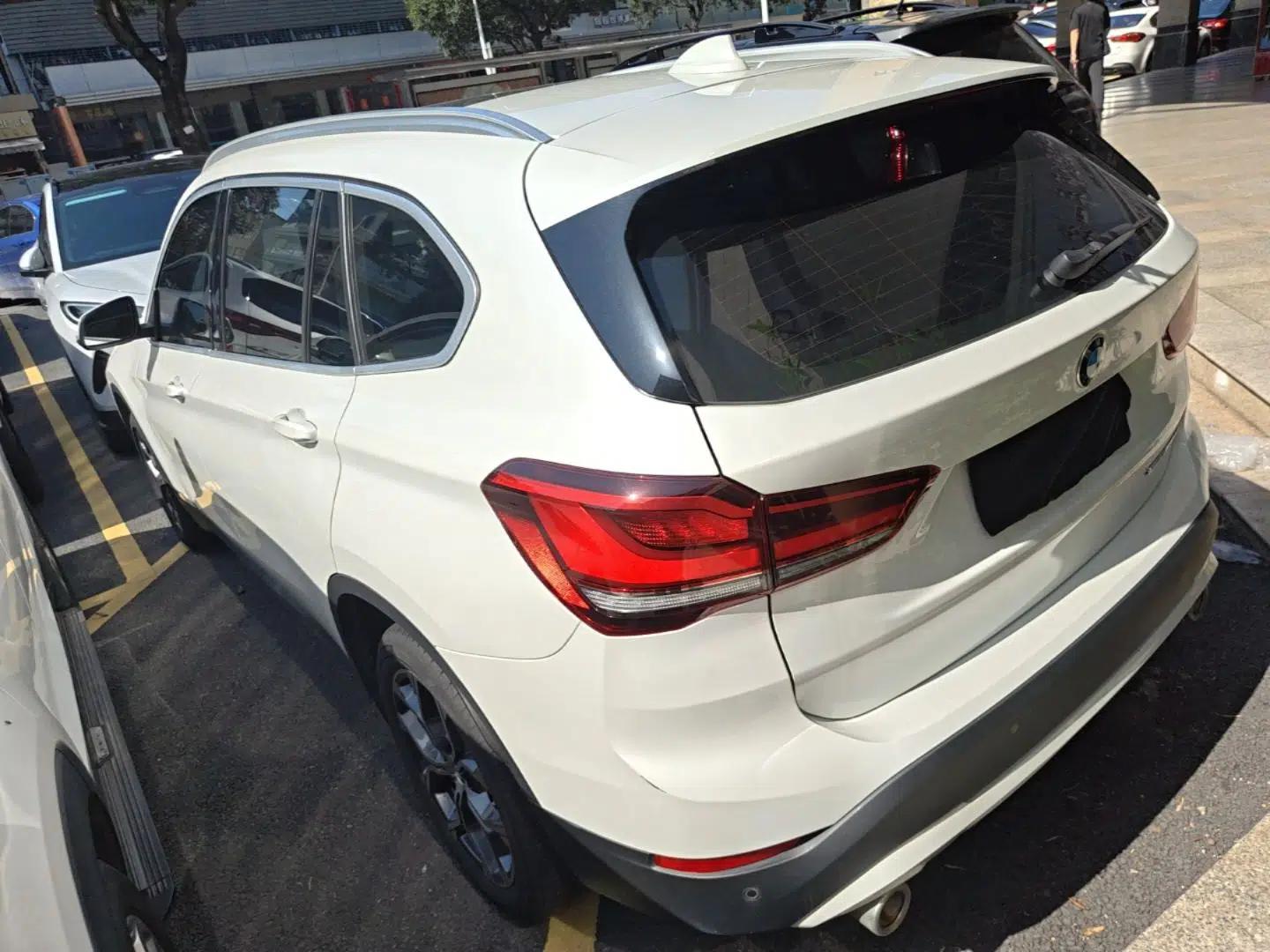 BMW X1 2021 Restyled sDrive25Li Leading Edition — миниатюра 4
