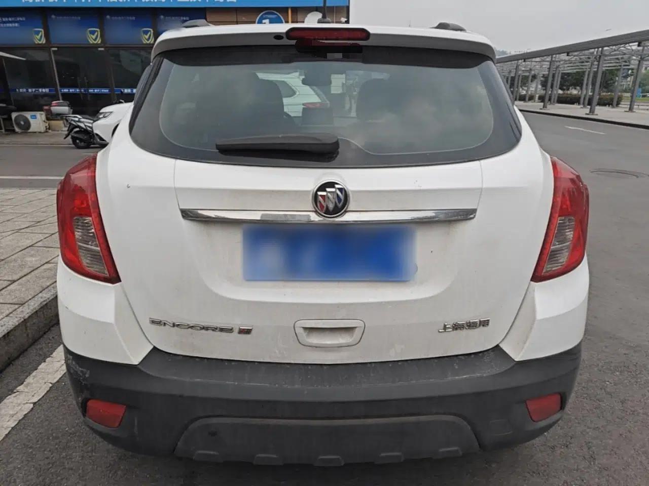 Buick Encore 2015 1.4T Automatic Two-Wheel Drive Urban Elite Version — миниатюра 3