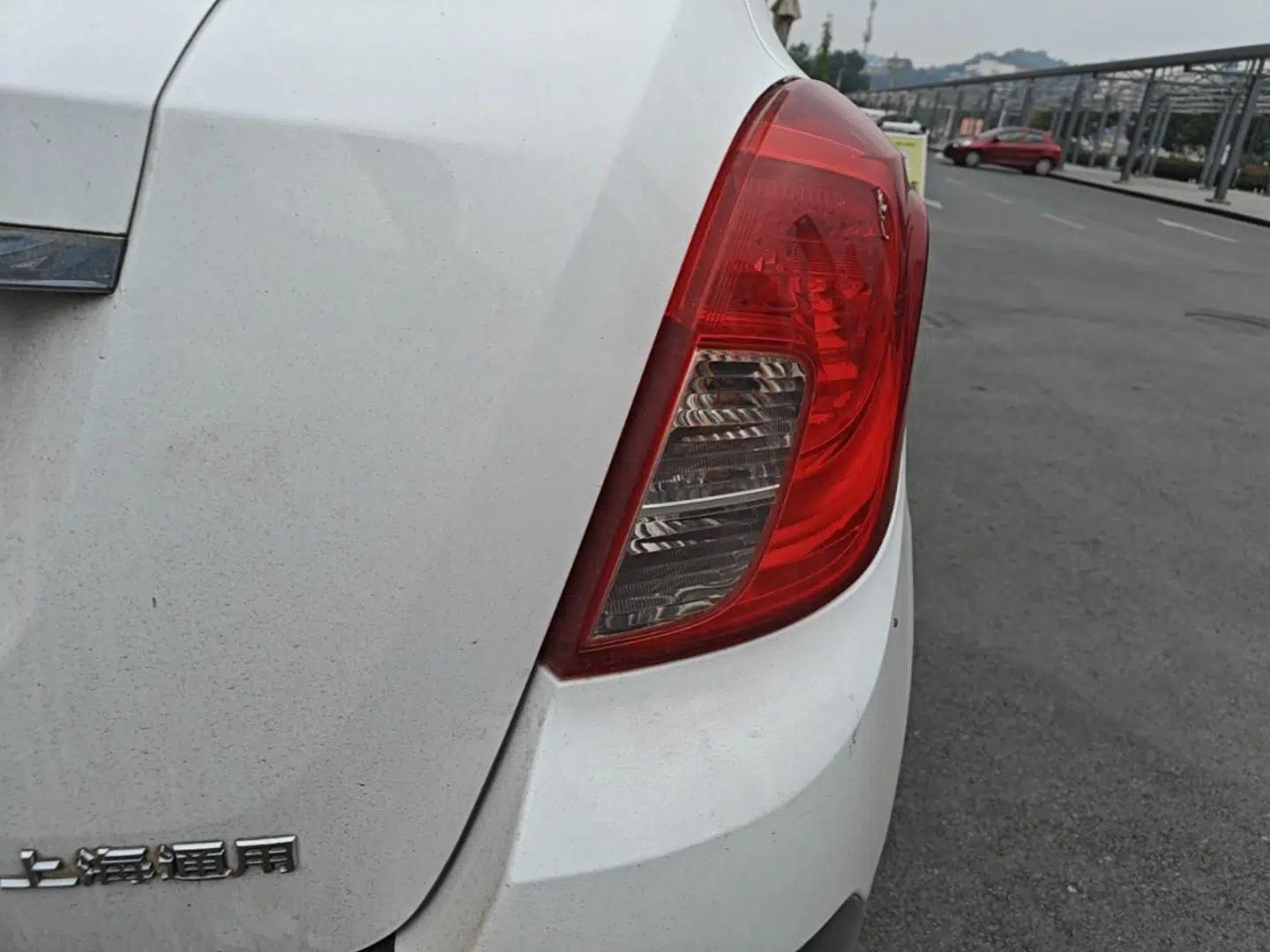 Buick Encore 2015 1.4T Automatic Two-Wheel Drive Urban Elite Version — миниатюра 8