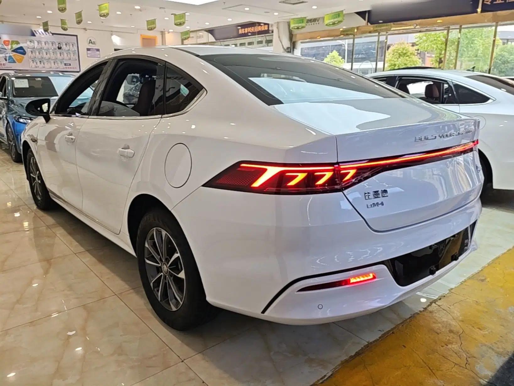 BYD Qin PLUS 2024 HONOR Edition DM-i 55KM Leading Model — миниатюра 4