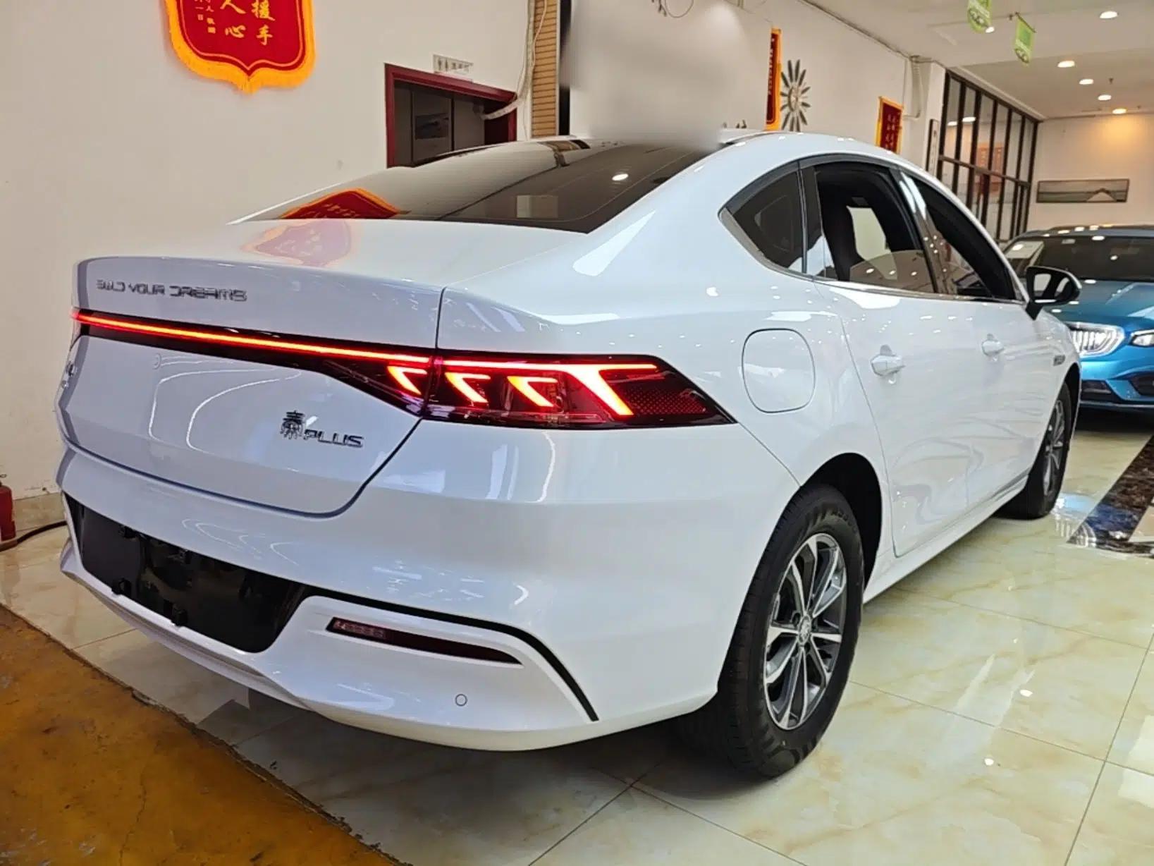 BYD Qin PLUS 2024 HONOR Edition DM-i 55KM Leading Model — миниатюра 6