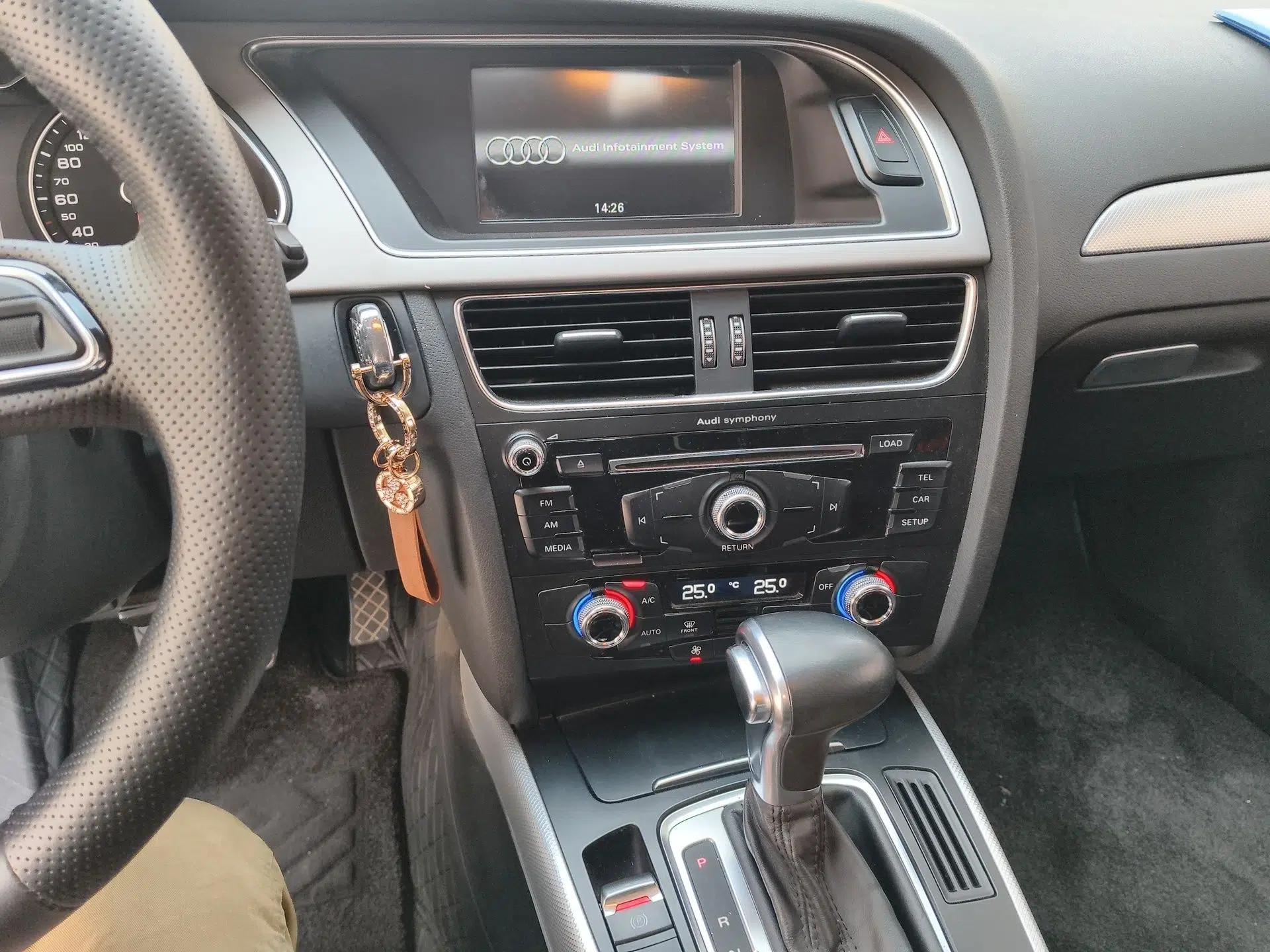 Audi A4L 2015 45 TFSI quattro Individual Sport Edition — миниатюра 12