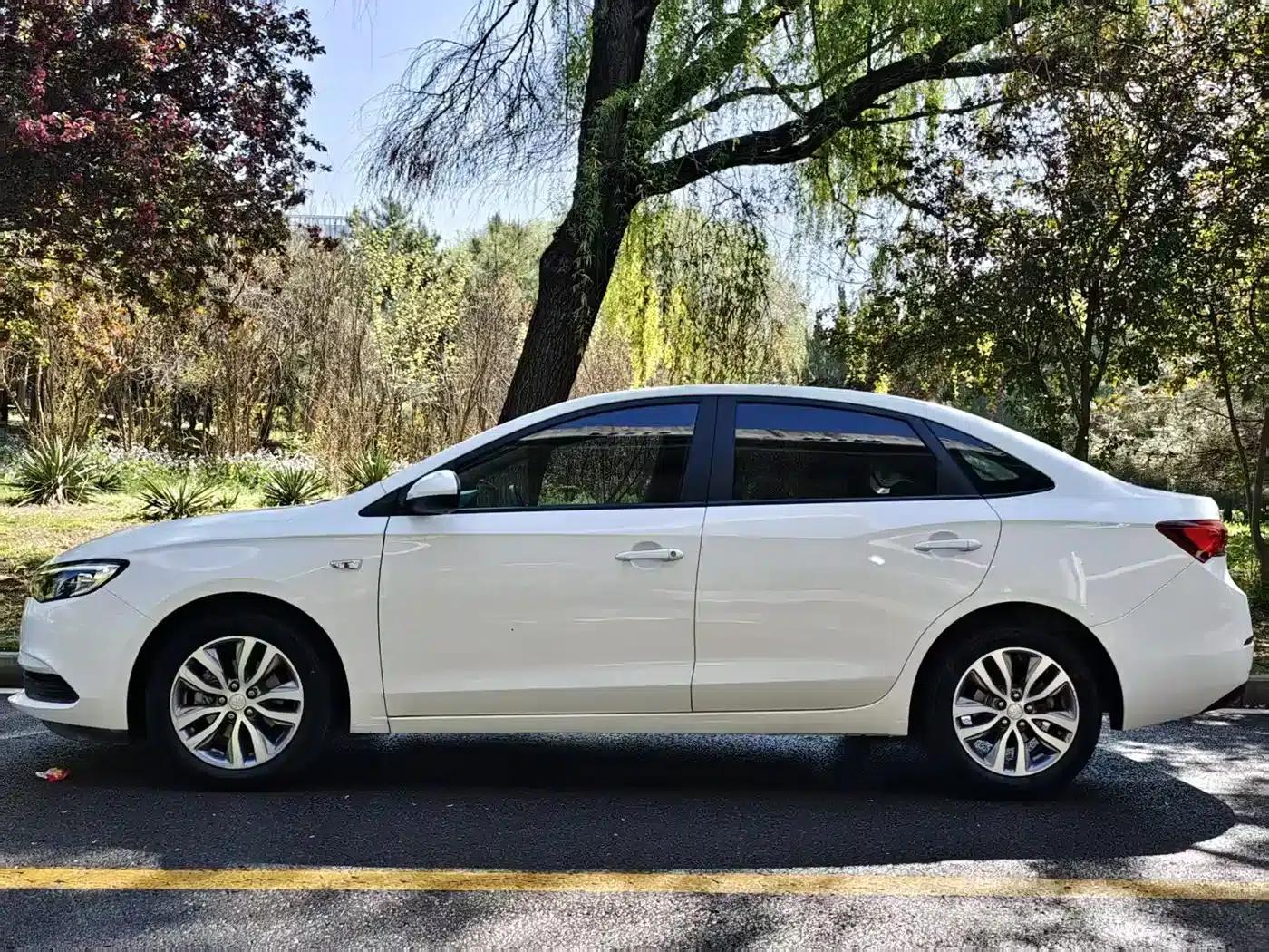 Buick Excelle 2021 Facelift 1.3T Automatic Mild Hybrid Elite — миниатюра 3
