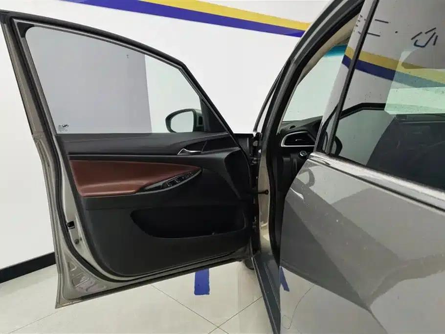 Buick GL6 2019 18T 6-seater Connected Premium Edition (National V Emission Standard) — миниатюра 7