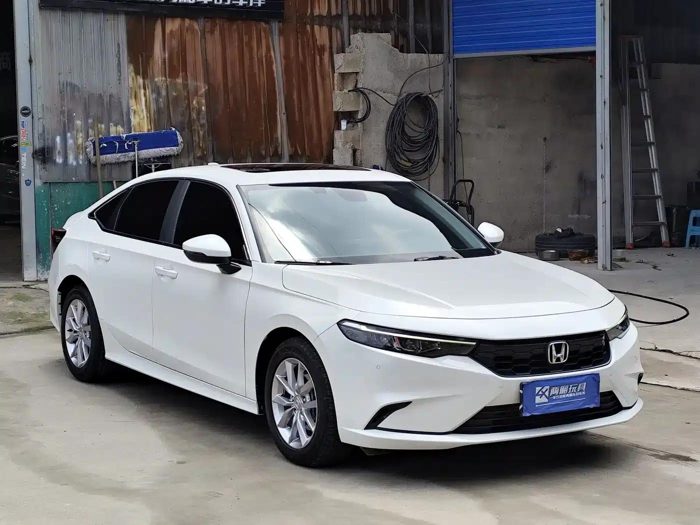 Stylish 2023 240TURBO Manual Exclusive Edition — миниатюра 3