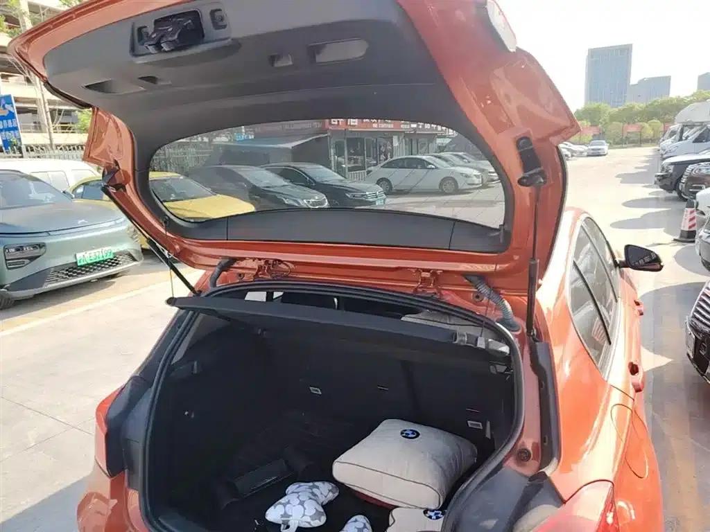 BMW 1 Series (Imported) 2016 118i Leading Edition — миниатюра 19