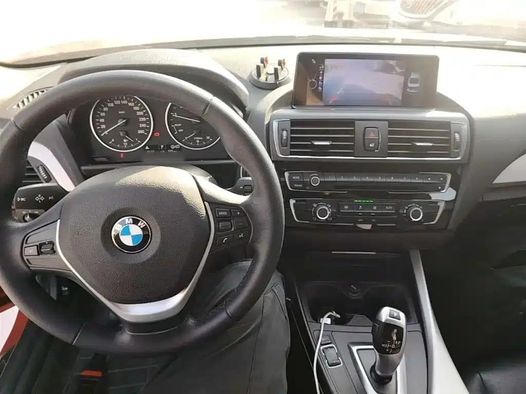 BMW 1 Series (Imported) 2016 118i Leading Edition — миниатюра 10