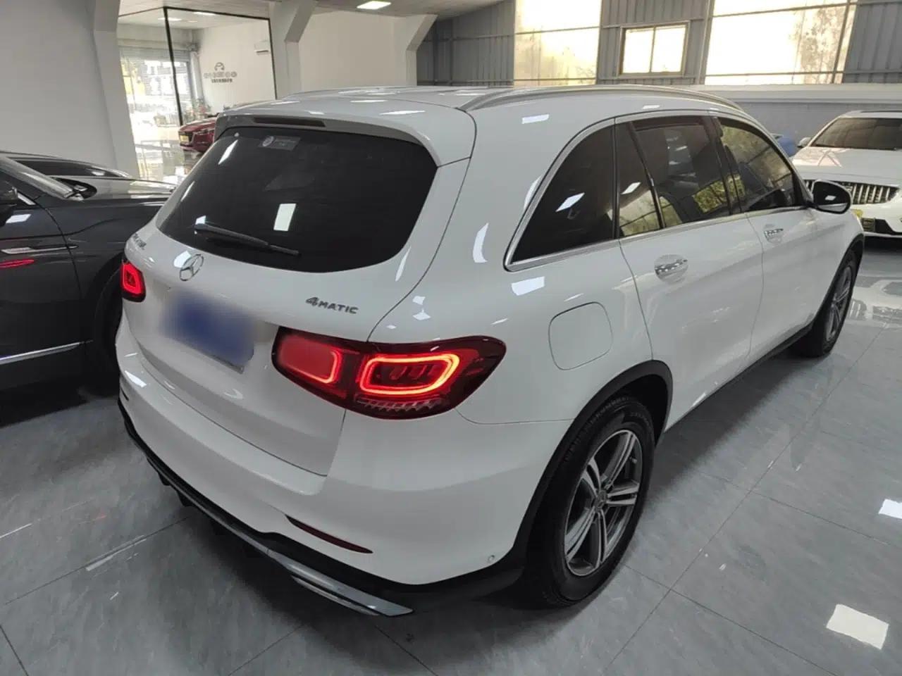 Mercedes-Benz GLC 2020 GLC 260 L 4MATIC Luxury Model — миниатюра 6