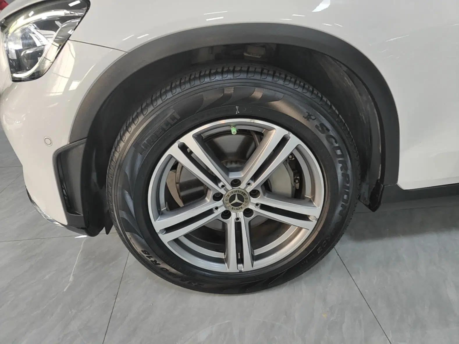 Mercedes-Benz GLC 2020 GLC 260 L 4MATIC Luxury Model — миниатюра 8