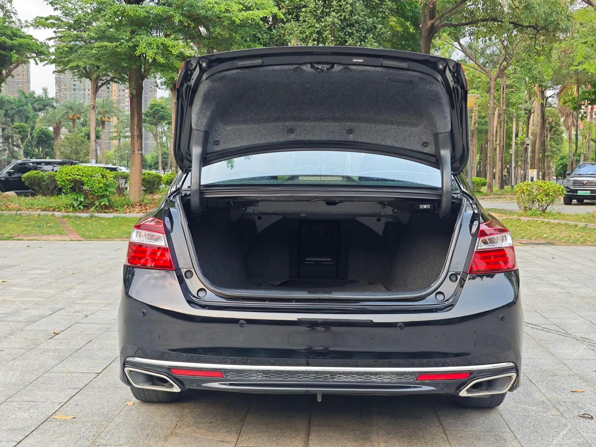 Honda Accord 2016 2.0L Elite Edition — миниатюра 18