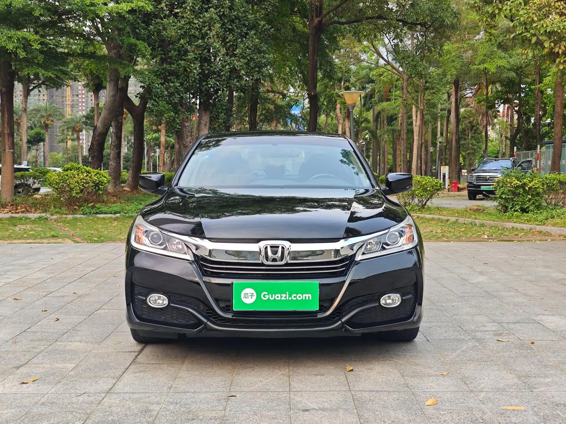 Honda Accord 2016 2.0L Elite Edition — миниатюра 3