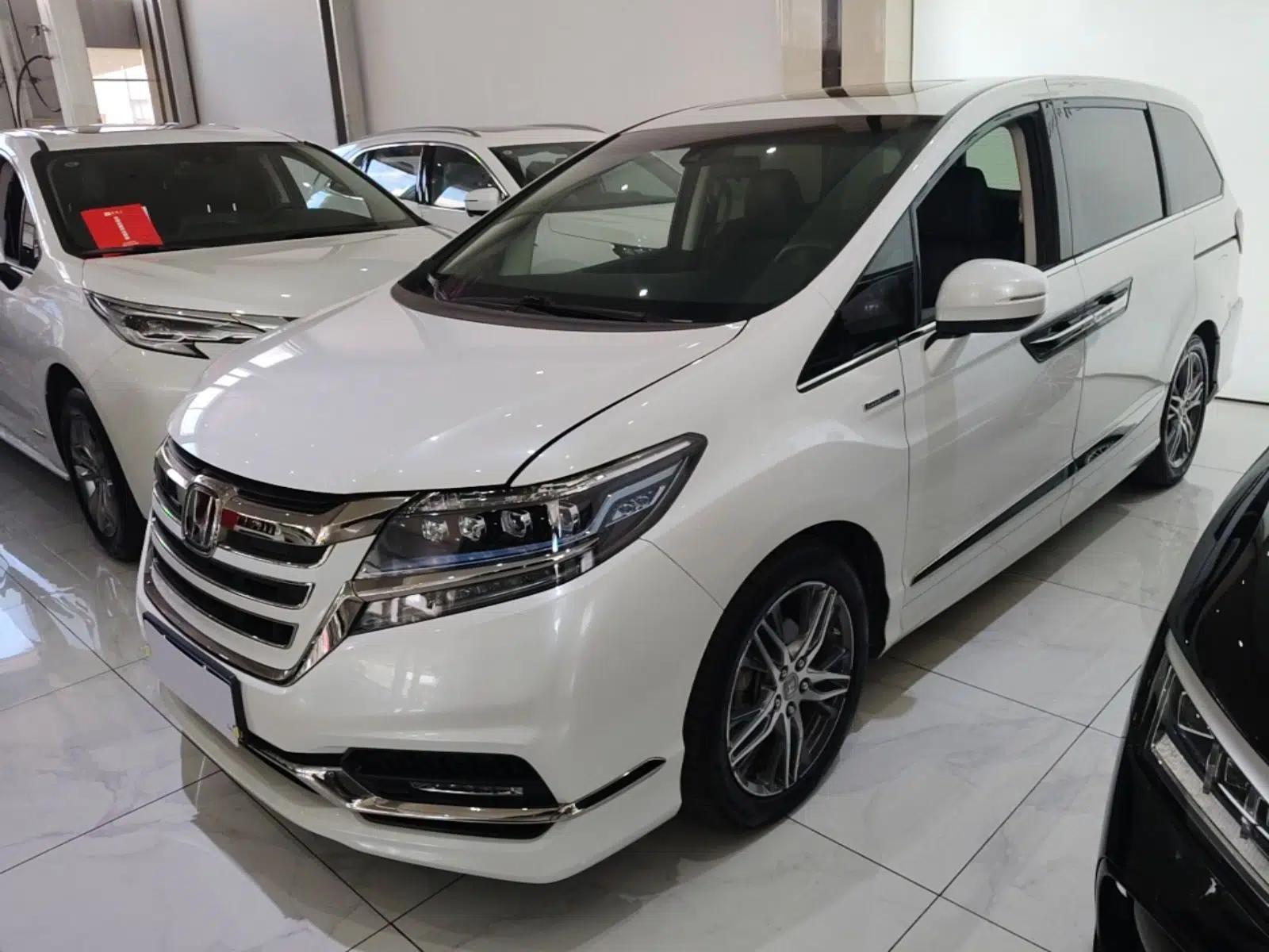 Honda Elysion 2019 2.0L Hybrid Luxury Edition — миниатюра 1